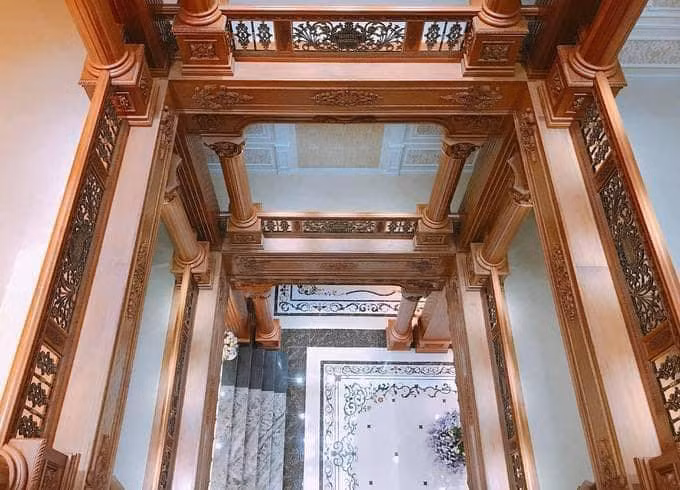 Tòa lâu đài có 7 tầng, 8 phòng và các khu phụ như spa, hầm rượu...Ảnh: Facebook