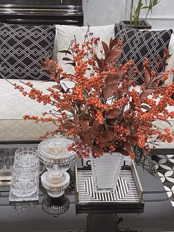 Nhiều người xuýt xoa khen ngợi mẹ nàng Hậu thật khéo bài trí và sắp xếp.