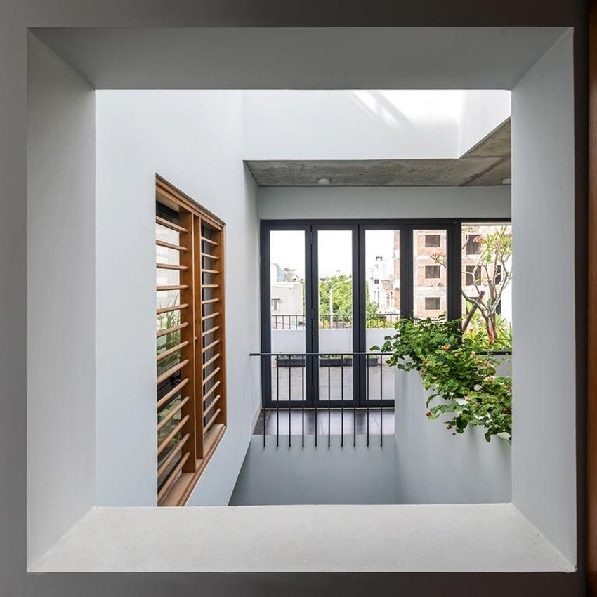 Tầng ba là không gian thờ, ô giếng trời và khoảng thông tầng nhìn xuống sân...Nguồn ảnh: Prince Production