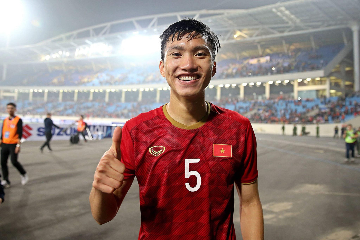 Nếu trừ đi khoảng 50% tiền thuế, Văn Hậu vẫn còn khoảng 225.000 euro, tức khoảng 7 tỷ đồng. Ảnh: FB Đoàn Văn Hậu