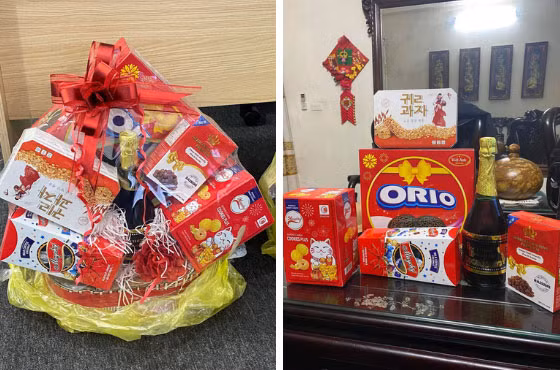 Một giỏ quà khác cũng lung linh đẹp mắt nhưng cư dân mạng tinh ý đã phát hiện ra hộp bánh "Orio" bị in sai tên. Ảnh: Nhịp sống Việt