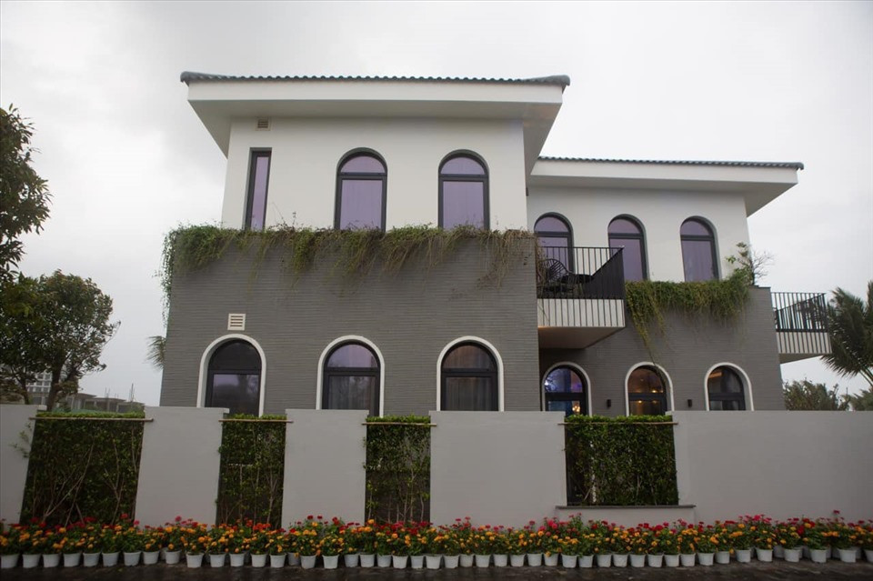 Căn biệt thự 50 tỷ, rộng 270m2. Hương Baby cho biết vợ chồng cô sẽ nhận nhà vào đầu năm 2023. Ảnh: FBNV