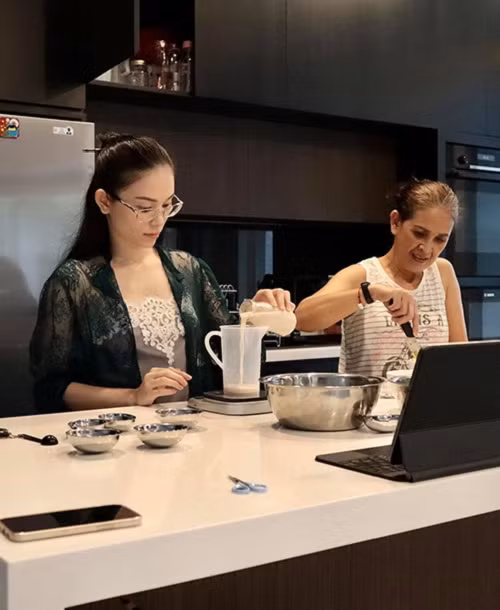 Khu bếp hiện đại. Ảnh: FBNV