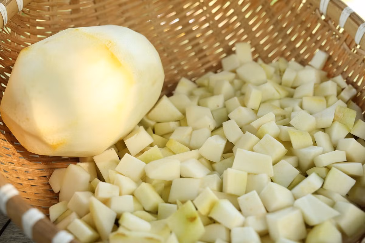 Đặc biệt, vỏ chanh dày, nhiều tinh dầu thơm ngát, nhưng không đắng. Ảnh: ThanhSon Garden