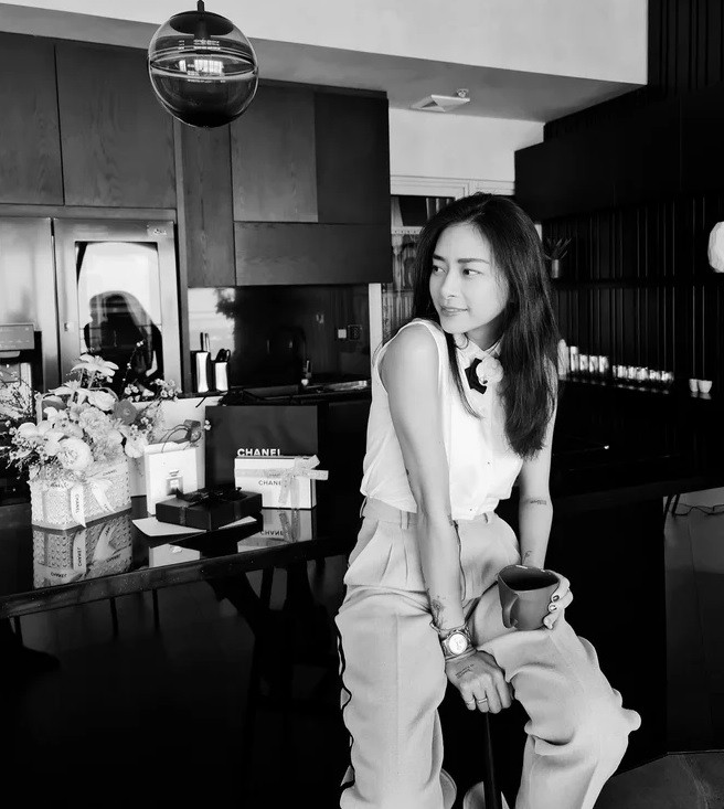 Từng góc trong căn hộ đều được chăm chút cẩn thận và hòa hợp với tổng thể. Ảnh: FBNV