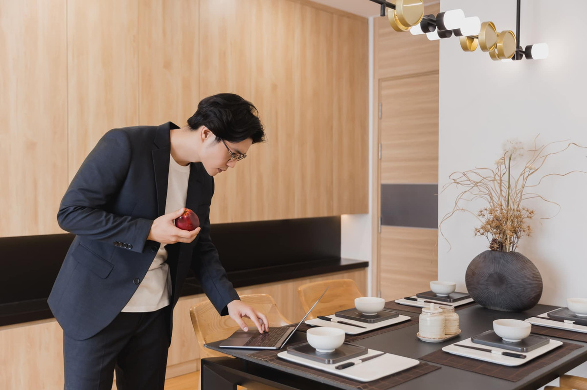 Chia sẻ của Huy Trần khiến cư dân mạng bán tín bán nghi cho rằng anh "chơi lớn", mua nhà tặng Ngô Thanh Vân trước thềm diễn ra đám cưới thế kỷ. Ảnh: FB Huy Trần