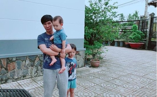 Hàng rào và cổng hết sức kiên cố. Ảnh: Blogtamsu