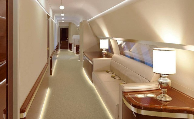 Bề ngoài IL-96-300PU không khác nhiều so với một máy bay chở khách thông thường, nhưng nội thất bên trong được nâng cấp đáng kể. Ảnh: CEN