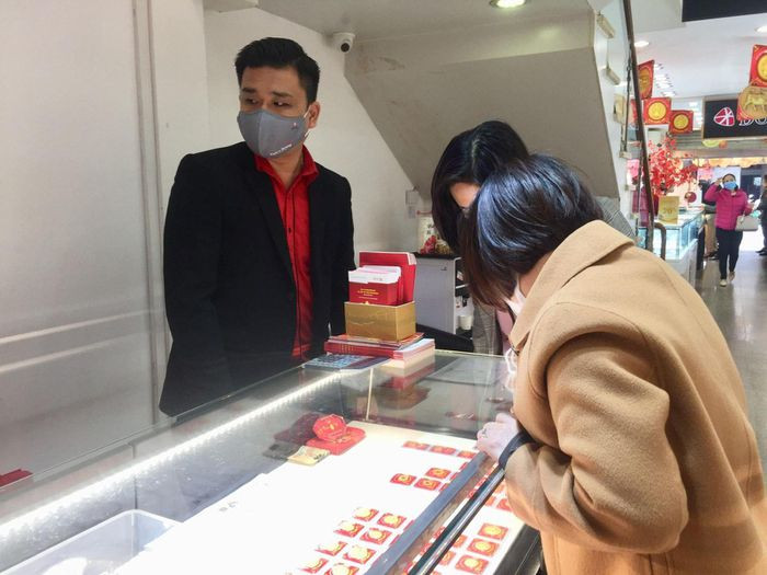 Gia SJC lap moc ky luc, huong toi moc 66 trieu dong/luong