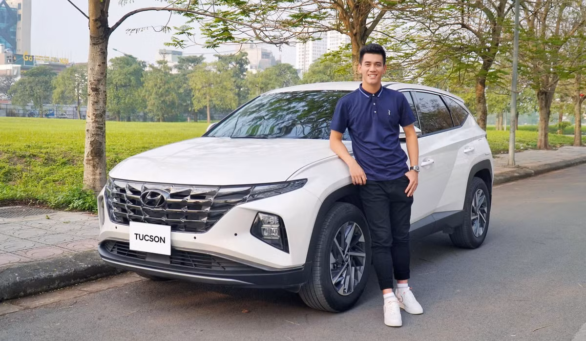 Sau khi đăng tải, nhiều cầu thủ Việt không khỏi trầm trồ trước độ giàu có của Tiến Linh. Ảnh; FBNV