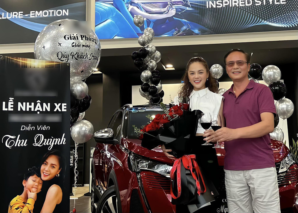 Xế sang được Thu Quỳnh vừa tậu về là dòng xe mới nhất thuộc thương hiệu xe sang xịn hàng đầu thế giới và có mức giá không dưới 1 tỷ đồng.