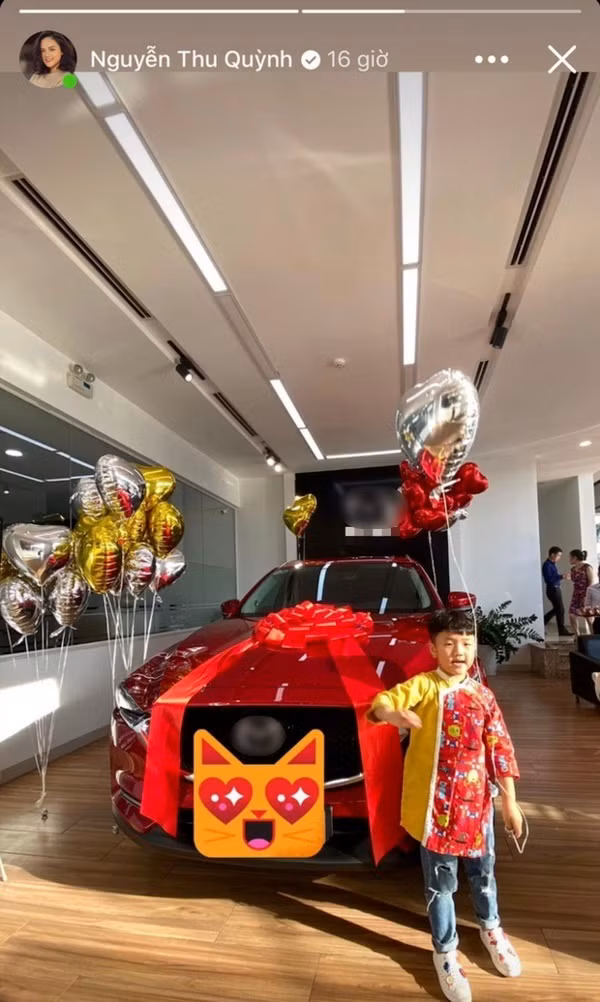Năm 2020, diễn viên Thu Quỳnh từng tậu thêm một chiếc xế hộp khác có tông màu đỏ.
