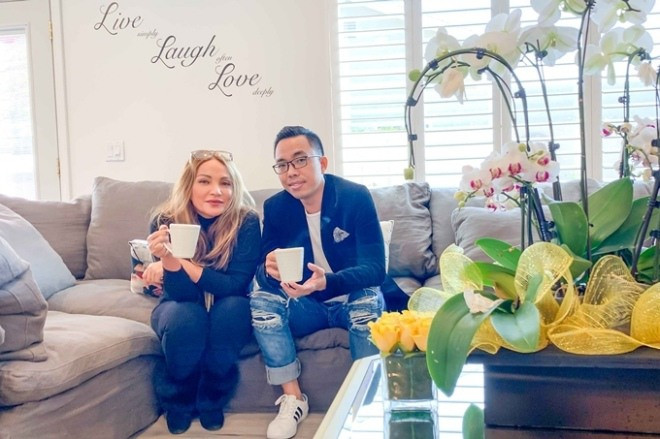 Nội thất bên trong căn nhà có gam màu trắng chủ đạo. Ảnh: FBNV