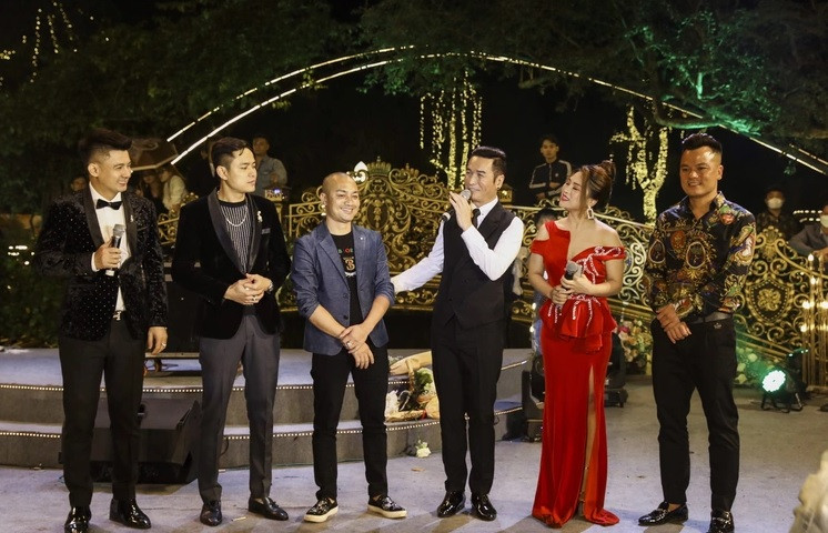 Trải qua nhiều lần thua lỗ, thậm chí có thời điểm trắng tay, anh Chiến vẫn không bỏ cuộc. Khi đã có vốn, anh Chiến tiếp tục mở rộng kinh doanh, tạo công ăn việc làm cho gần 100 công nhân. Ảnh; Dân trí