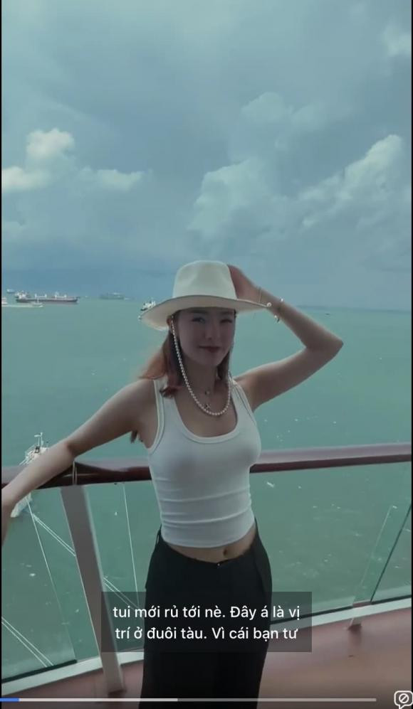 Minh Hằng tiết lộ, cô cùng ông xã đã bỏ ra hơn 40 triệu cho một đêm để có thể ngắm nhìn khung cảnh hùng vĩ của biển cả.