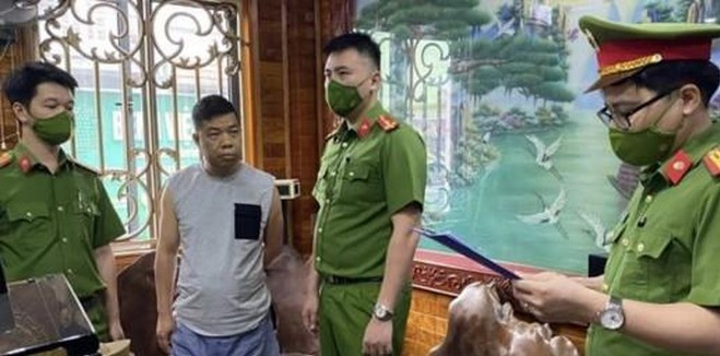 Ket cuc “bi tham” cua 2 dai gia co so thich deo vang khap nguoi