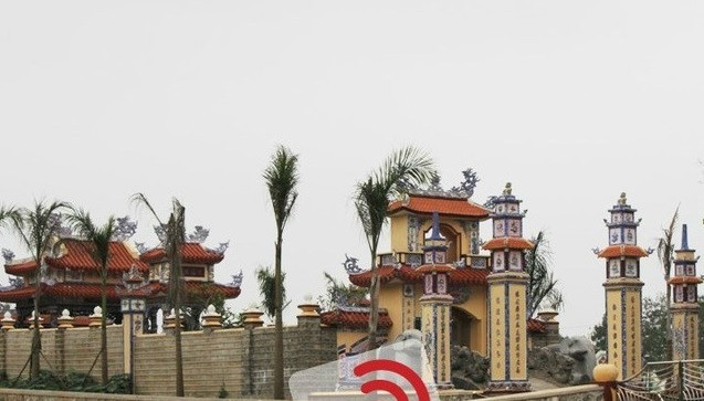 Cách đây vài năm, người dân tại xã Minh Hợp, huyện Quỳ Hợp (tỉnh Nghệ An) không ngừng bàn tán về việc đại gia Nguyễn Văn C. (sinh năm 1954) bỏ 3,5 tỷ đồng để xây dựng lăng mộ cho chính mình sau khi tạ thế. Ảnh: Giadinhonline