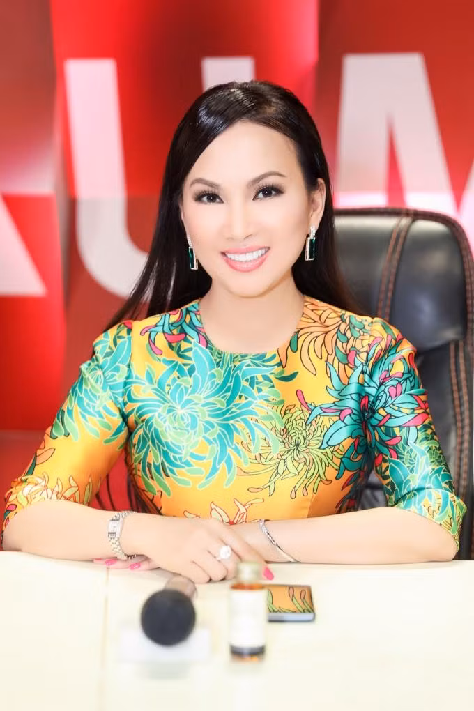 Kết hôn với tỷ phú Chính Chu, Hà Phương - em gái Cẩm Ly sống trong nhung lụa đúng với biệt danh "người Việt giàu nhất thế giới" mà khán giả hâm mộ dành cho cô. Ảnh: FBNV