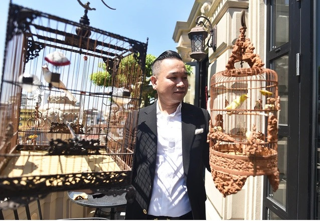 Đến nay, đã hơn 10 năm, đại gia Chương Tailor sở hữu gần 100 chú chim đột biến với tổng giá trị hơn 10 tỷ. Ảnh: Chuongtailor
