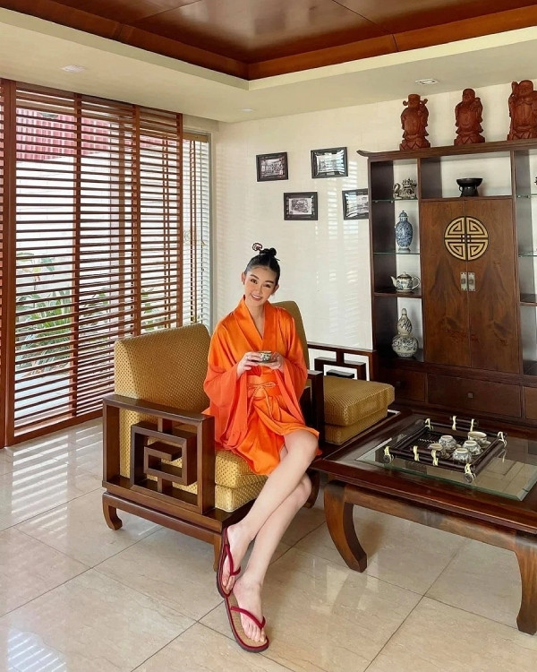 Đám cưới của Lê Âu Ngân Anh và Phan Tô Ny đang thu hút sự chú ý của dư luận. Tuy nhiên, dường như cả hai lại khá kín tiếng khi tiết lộ về hôn lễ. Ảnh: FB Lê Âu Ngân Anh