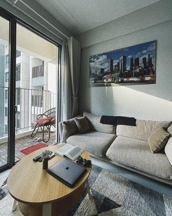 Phòng khách nhỏ nhưng hiện đại. Ảnh: FB Phan Tô Ny