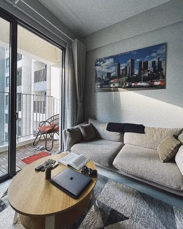 Phòng khách nhỏ nhưng hiện đại. Ảnh: FB Phan Tô Ny