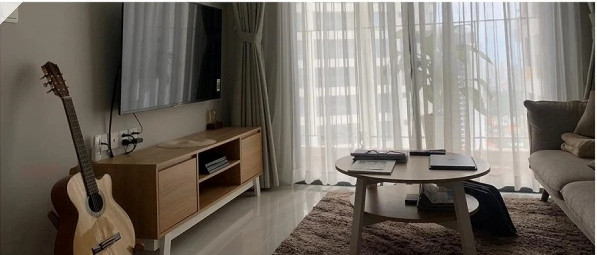 Qua một vài hình ảnh đăng trên trang cá nhân, có thể thấy căn hộ của FB Phan Tô Ny mang 2 màu chủ đạo là trắng và xám đơn giản. Ảnh: FB Phan Tô Ny