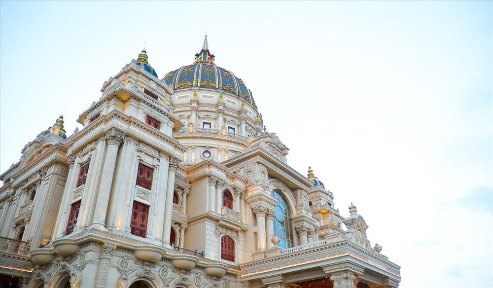 Chủ nhân của lâu đài Thành Thắng là một "đại gia" hoạt động trong lĩnh vực sản xuất xi măng và phải mất khoảng 4 năm mới hoàn thành. Ảnh: Lao động