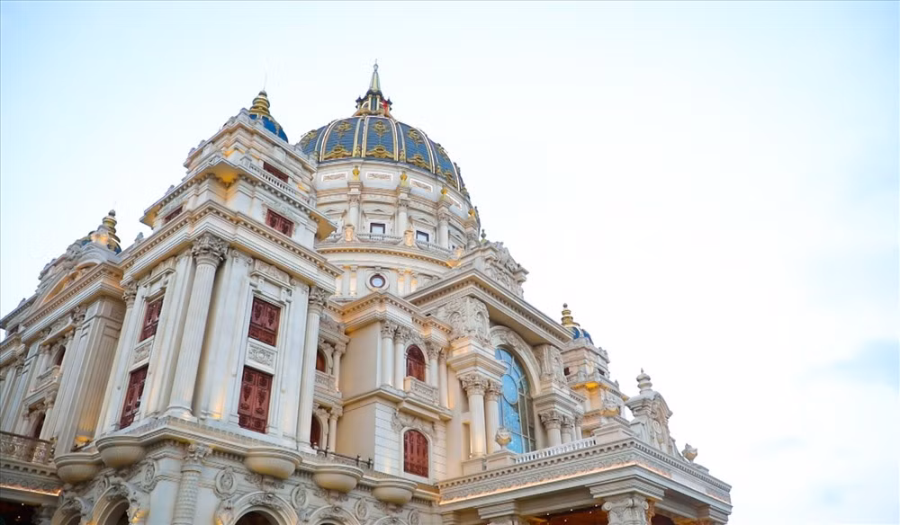 Chủ nhân của lâu đài Thành Thắng là một "đại gia" hoạt động trong lĩnh vực sản xuất xi măng và phải mất khoảng 4 năm mới hoàn thành. Ảnh: Lao động