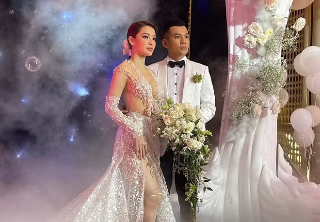 Bên trong tổ ấm 5 tầng của Phương Trinh Jolie - Lý Bình Ben trong to am 5 tang cua Phuong Trinh Jolie - Ly Binh