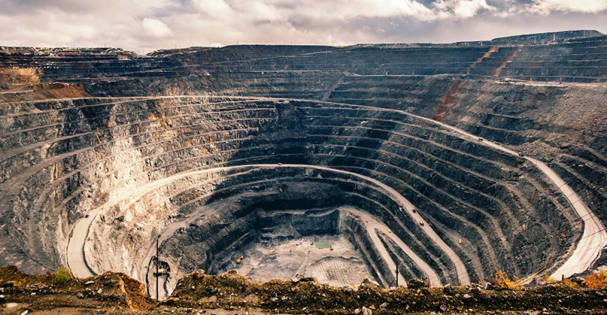 Cùng với trữ lượng đứng đầu thế giới, mỏ vàng Muruntau là một trong những mỏ kim loại quý hiếm hoi có điều kiện khai thác dễ dàng, sản phẩm quặng đạt chất lượng cao, thuận tiện cho quá trình tinh chế.