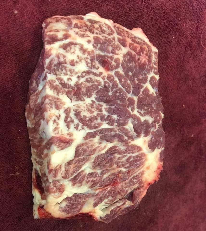 Chị em nội trợ phải dậy sớm đi chợ, hoặc đặt trước với người bán hàng thì mới có mua được u hoa bò. Ảnh: Facebook