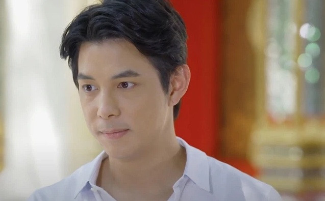 Ban than giau co moi den nha an trua, nhin mam com ma toi dau xot