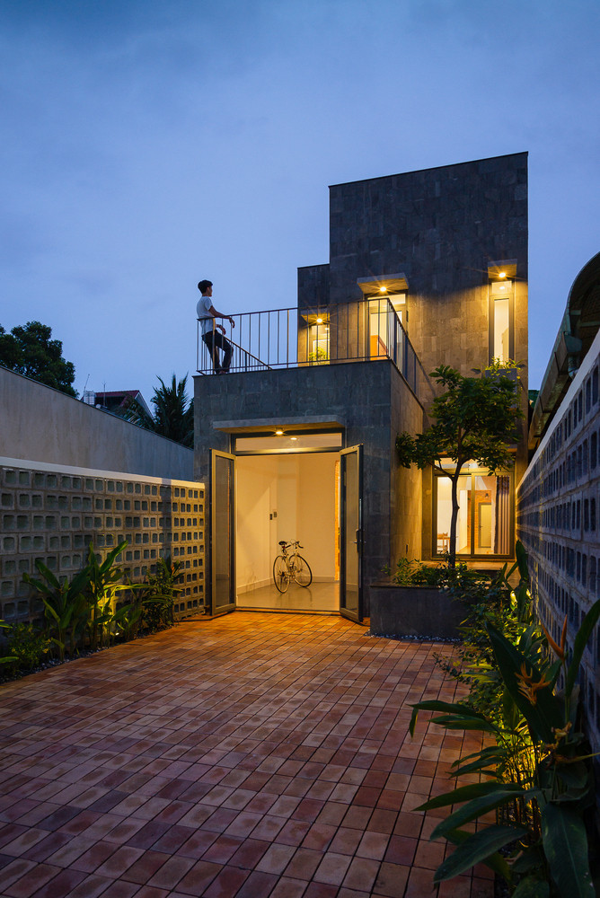 Chi dung gach tho, nha Dong Nai van khien bao Tay ngo ngang