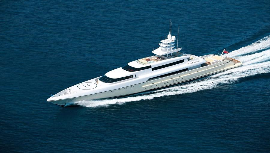 Sergey Brin - người đồng sáng lập Google, sở hữu du thuyền Dragonfly dài 73m, có giá 80 triệu USD. Đây được cho là du thuyền nhanh nhất thế giới. Ảnh: YouTube/Getty Images.