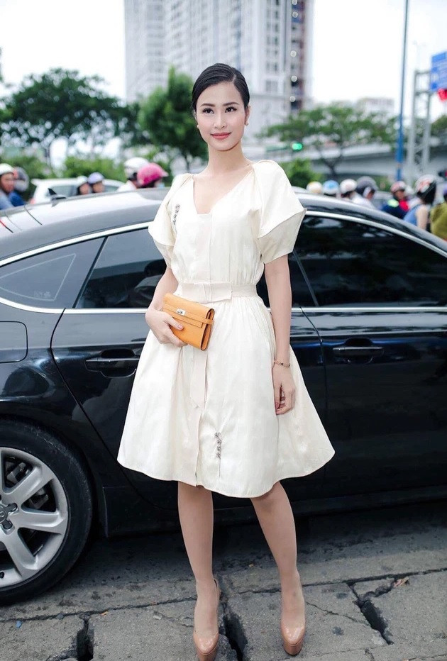 Vợ chồng Đông Nhi và Ông Cao Thắng cũng sở hữu cho mình nhiều xế hộp đắt tiền. Năm 2015, Đông Nhi tậu chiếc xe Audi A7 trị giá 3,5 tỷ đồng, là chiếc xe duy nhất có mặt tại Việt Nam thời điểm đó. Ảnh: Internet