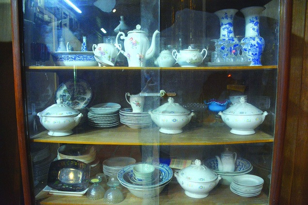 Vật dụng bằng sành sứ được bảo quản cẩn thận. Ảnh: Internet