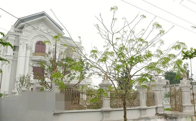 Những công trình lâu đài nguy nga tráng lệ trị giá hàng chục tỉ nơi đây đều phải mất nhiều năm xây dựng mới hoàn thiện. Ảnh: Vietnamnet