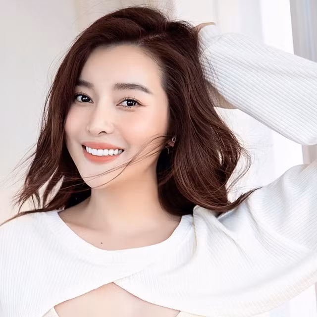 Ngay sau đó, Cao Thái Hà đã gửi đến khán giả lời xin lỗi và hứa sẽ rút kinh nghiệm sâu sắc cho những phát ngôn của mình sau này. Ảnh: VTV