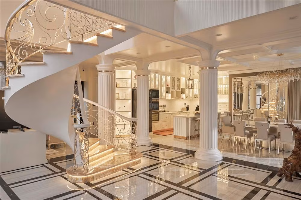 Nội thất thiết kế sang trọng theo phong cách châu Âu. Ảnh: FBNV