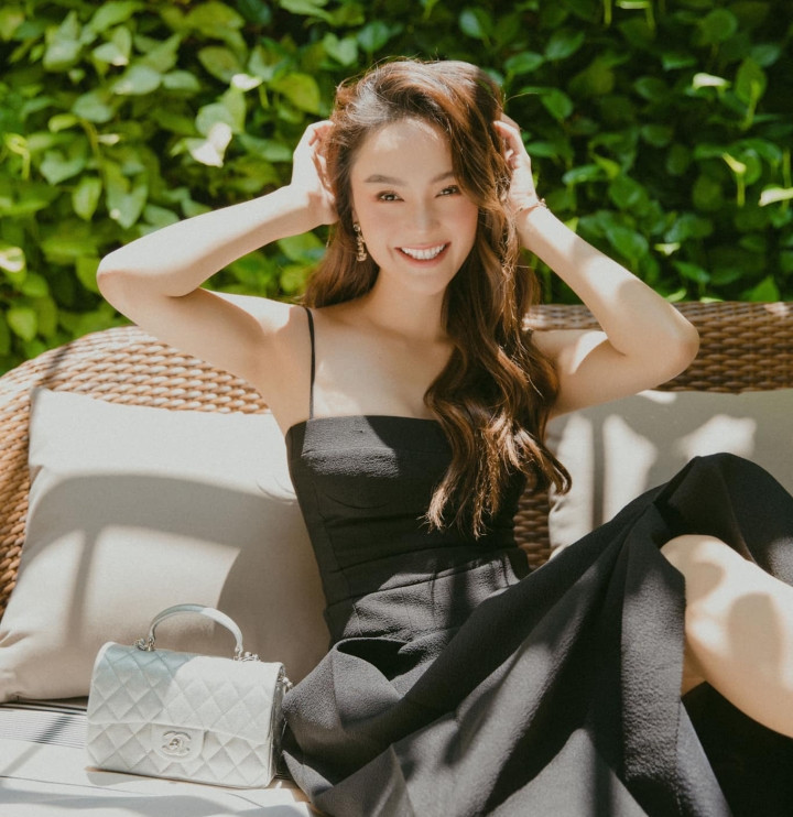 Minh Hằng gia nhập làng giải trí từ năm 16 tuổi với tư cách thành viên của nhóm rồi sau đó chuyển sang diễn xuất. Hơn 10 năm hoạt động nghệ thuật, Minh Hằng cũng là một trong những mỹ nhân giàu có nhất nhì trong showbiz Việt. Ảnh: VTCNews