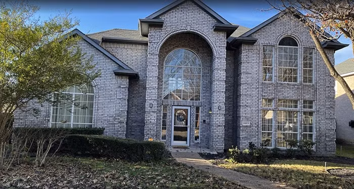 Nhà mới của Đan Trường mang phong cách cổ điển, trị giá khoảng 10 tỷ đồng, chưa bao gồm tiền sửa sang, trang trí nội thất. Ảnh chụp màn hình