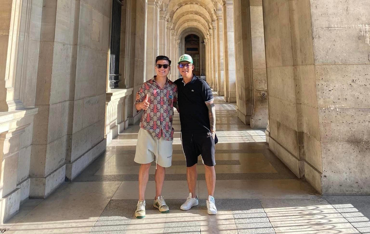 Theo chia sẻ của người đại diện Quang Hải, mọi đàm phán thỏa thuận với CLB mới của Quang Hải sẽ được hoàn thành trong ngày 20/6. Mức lương mà đội bóng trả cho anh cũng khá ổn, và hợp đồng có thể là 2 năm. Ảnh: FBNV