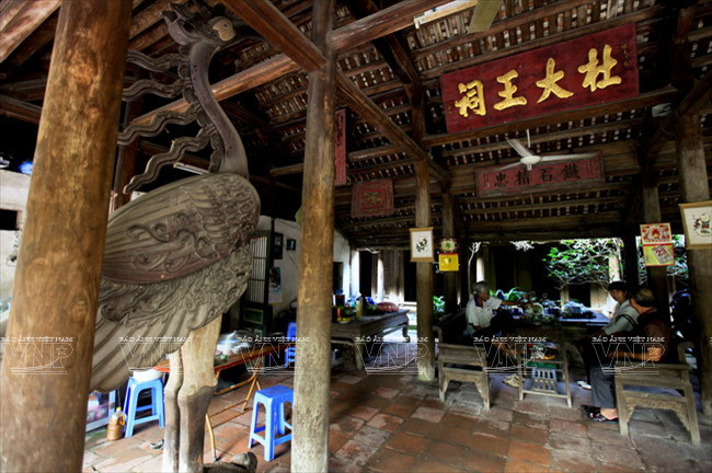 Trải qua hàng trăm năm, ngôi nhà cổ vẫn giữ được nguyên vẹn cấu trúc ban đầu. Ảnh: Tổ quốc.