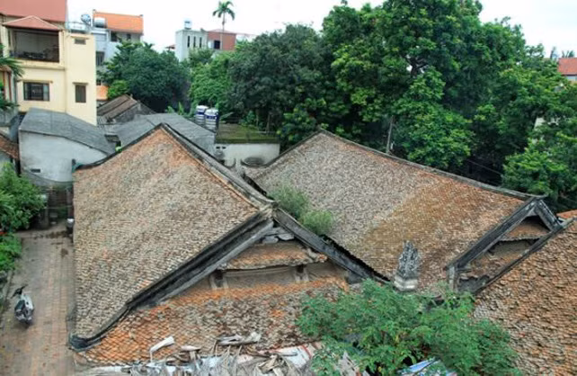 Nhà thờ họ Đỗ gồm 2 căn, căn ngoài là tiền tế (nơi diễn ra các lễ tiết), căn trong là chính điện (nơi cúng bái). Mỗi nhà rộng hơn 170 m2. Ảnh: Gonguyentuan