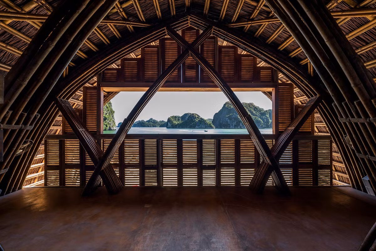 Với 13 khung kết cấu chính, mỗi kết cấu chính được cấu thành bởi 80 cây tre thẳng.