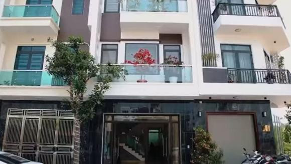 Nam cầu thủ cho biết, căn nhà này bố mẹ Đức mới hoàn thiện cuối năm ngoái.