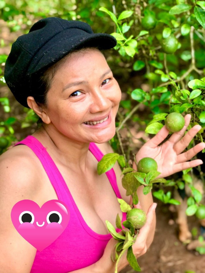 Mới đây, nữ diễn viên đã chia sẻ những hình ảnh bên trong khu vườn rộng 11.000m2 ở Bình Phước. Ảnh: FBNV