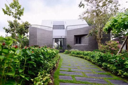 Năm 2018, Cao Thái Sơn hé lộ căn biệt thự tại Long An rộng hơn 650 m2. Ảnh: FBNV