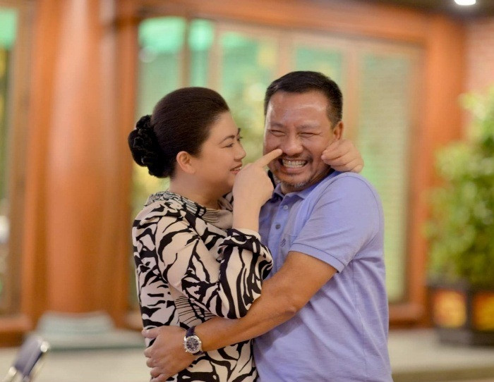 Đây không phải là lần đầu tiên, hình ảnh vợ chồng Shark Liên vui vẻ, hạnh phúc xuất hiện trên mạng xã hội.